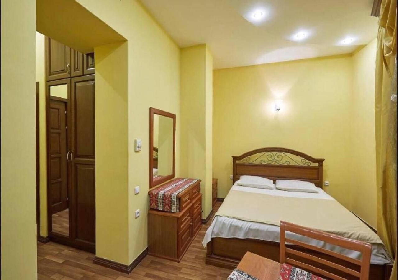 New Bella Hotel Єреван Екстер'єр фото