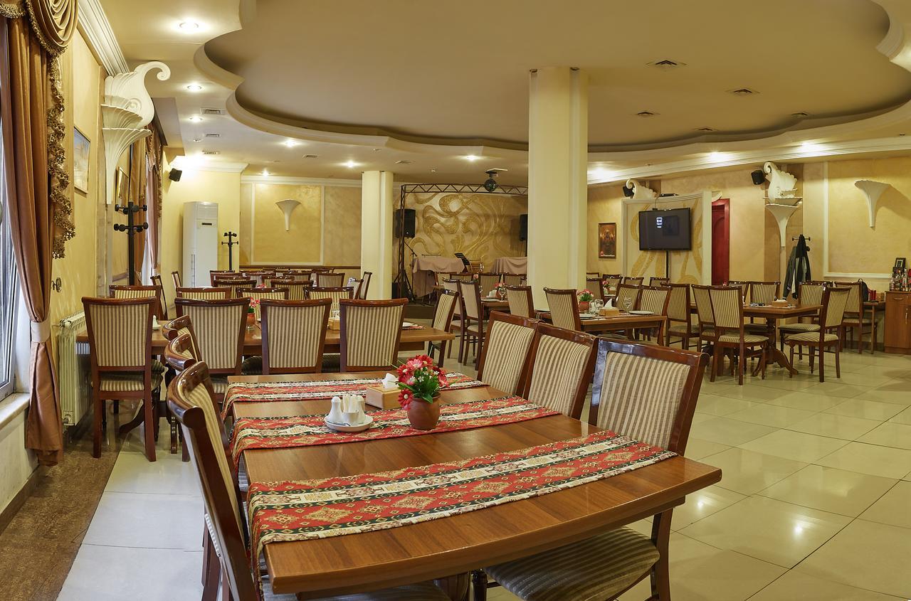 New Bella Hotel Єреван Екстер'єр фото