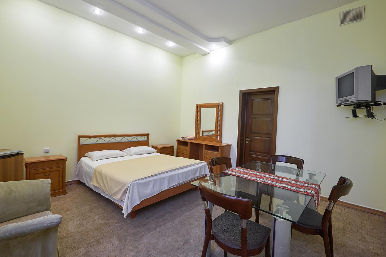 New Bella Hotel Єреван Екстер'єр фото