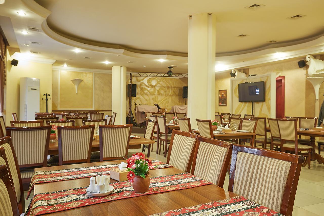 New Bella Hotel Єреван Екстер'єр фото